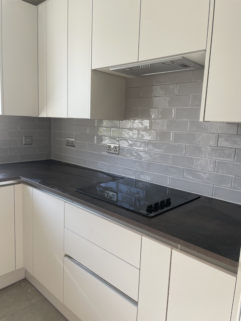 The Little Tiler — Photos 6