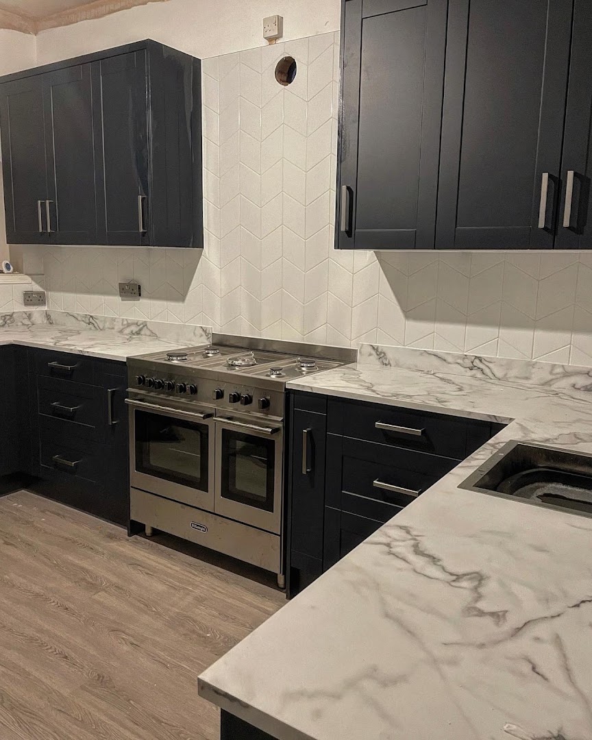 The Little Tiler — Photos 1